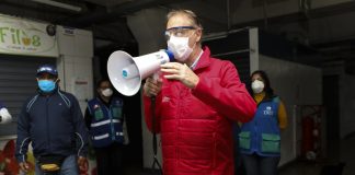 Alcalde Muñoz fiscalizó desinfección en mercado Ramón Castilla