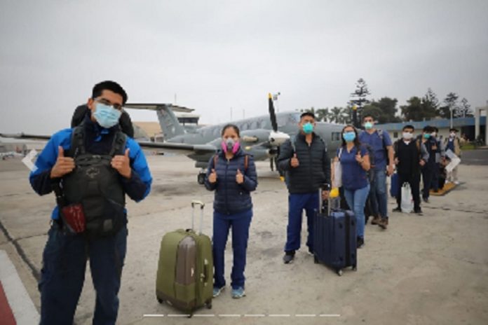 Médicos y enfermeras viajan a Ucayali para luchar contra coronavirus