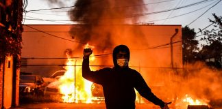 Toque de queda ante fuertes olas de protestas por muerte de George Floyd Protestas por muerte de George Floyd