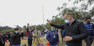 Alcalde Muñoz supervisó espacios para comerciantes informales