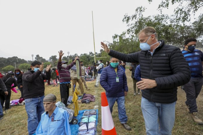 Alcalde Muñoz supervisó espacios para comerciantes informales