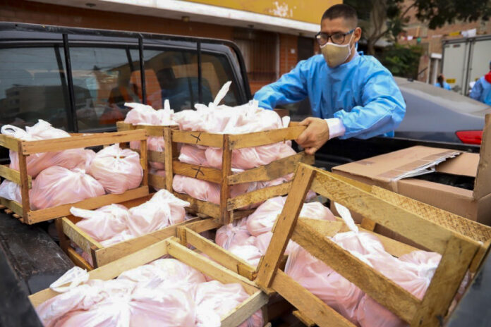 19 toneladas de fruta para familias vulnerables de 11 distritos