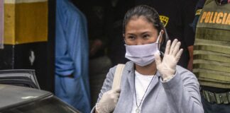 Keiko “Inhabilitar a Fuerza Popular es un acto inédito y antidemocrático” Keiko Fujimori