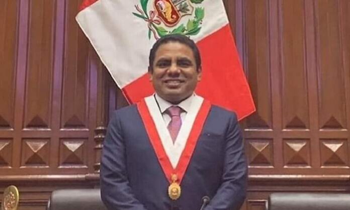 Aron Espinoza
