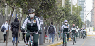 Policía Femenina de Tránsito Sur 1.