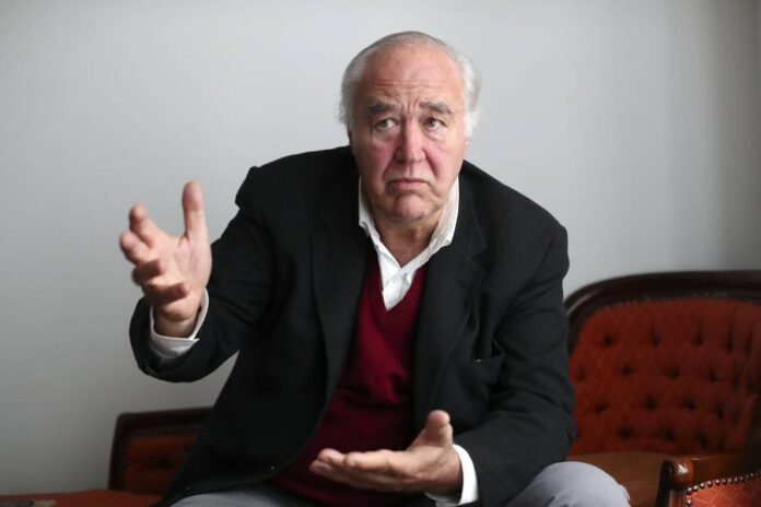 Víctor Andrés García Belaunde