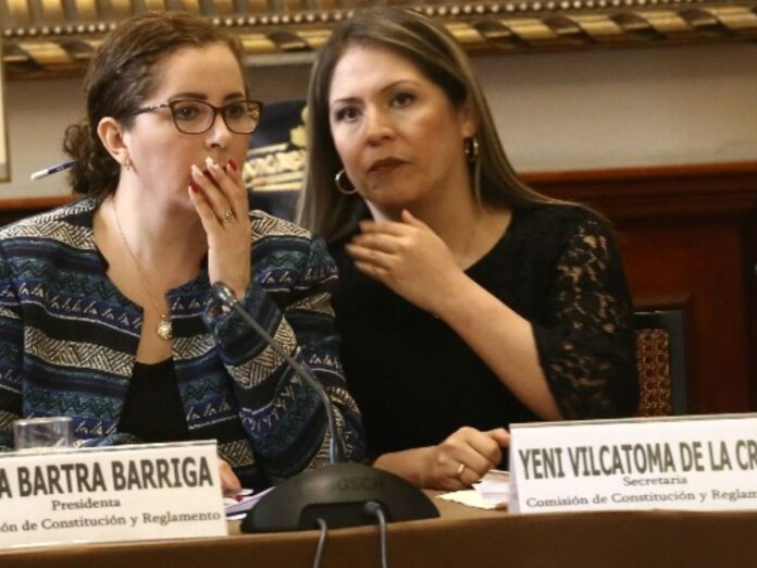 Rosa Bartra y Yeni Vilcatoma