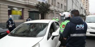 ATU traslada a depósito a 25 vehículos informales ATU traslada a depósito a 25 vehículos informales