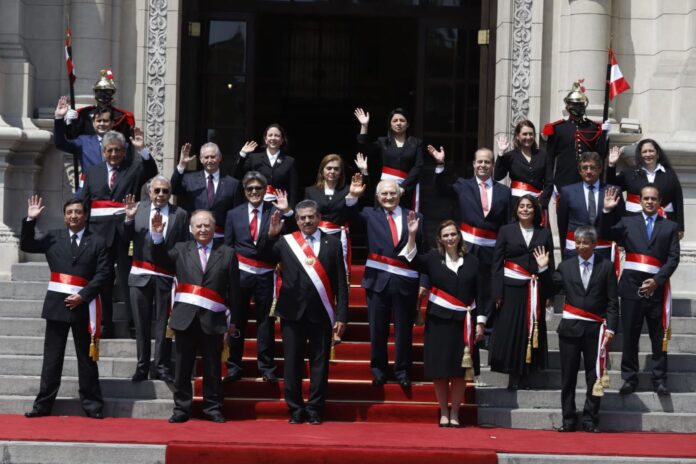 Gabinete Ministerial presidido por Ántero Flores-Aráoz Gabinete Ministerial presidido por Ántero Flores-Aráoz