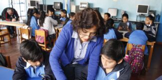 Mejorarán sueldos de 400 mil docentes Docentes