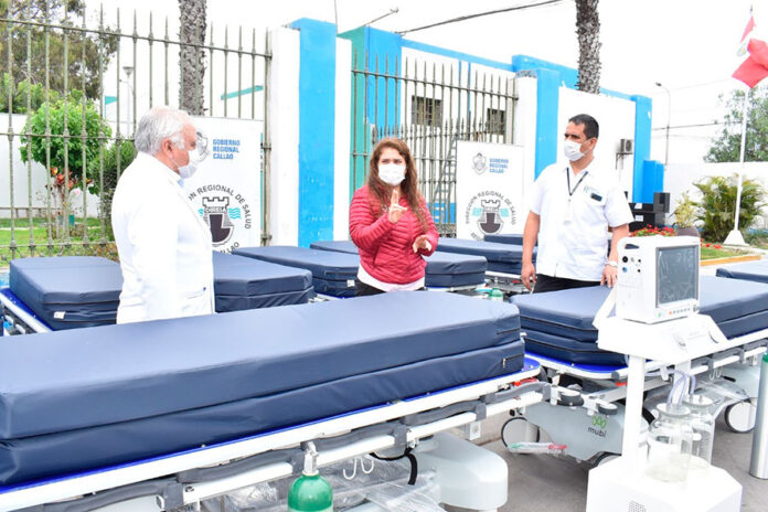 12 camas UCI para hospitales entregan a Diresa Callao
