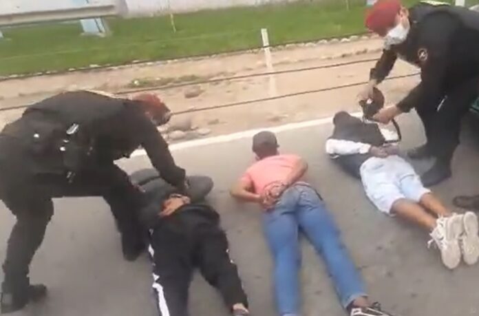 Venezolanos asaltaban a pasajeros de buses