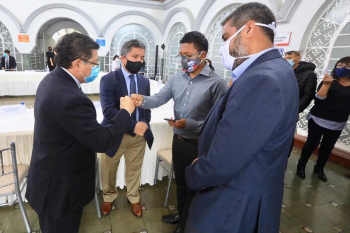 Ministros se reunieron con padres de Inti y Bryan