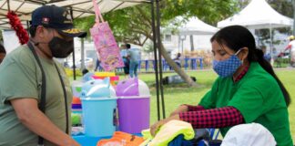 Comerciantes ambulantes son reubicados en ferias