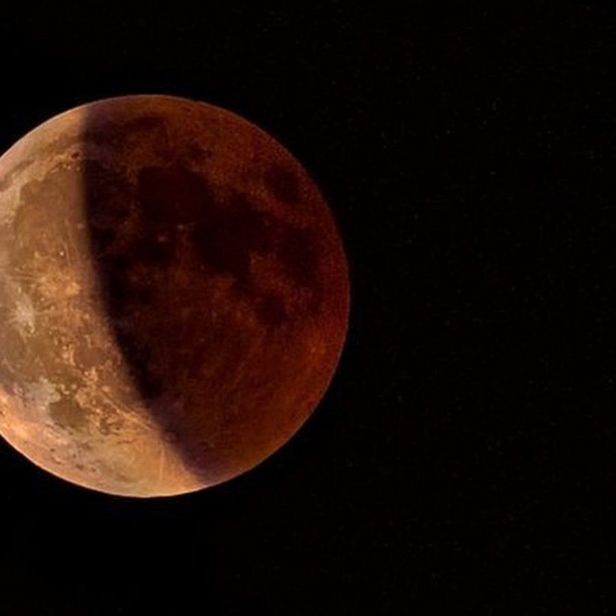 Eclipse lunar