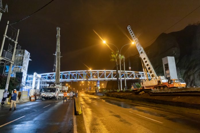 Realizan montaje de segundo puente inclusivo en la Costa Verde Realizan montaje de segundo puente inclusivo en la Costa Verde