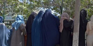 Prohibiciones de los talibanes a las mujeres en Afganistán