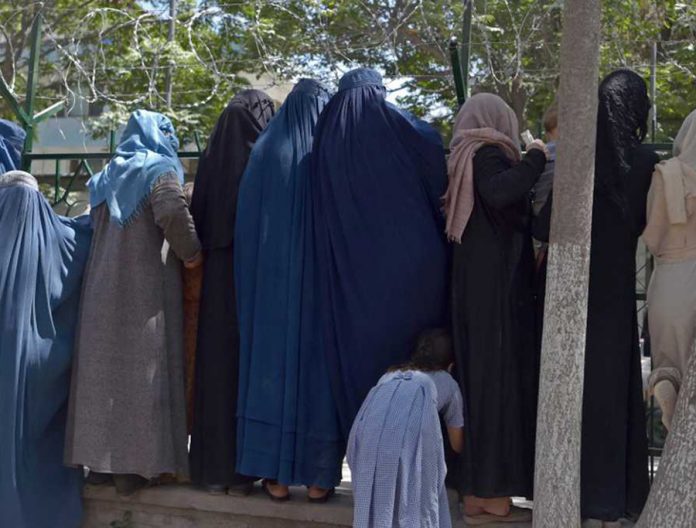 Prohibiciones de los talibanes a las mujeres en Afganistán