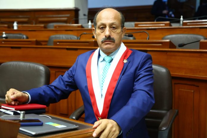 Héctor Valer Héctor Valer