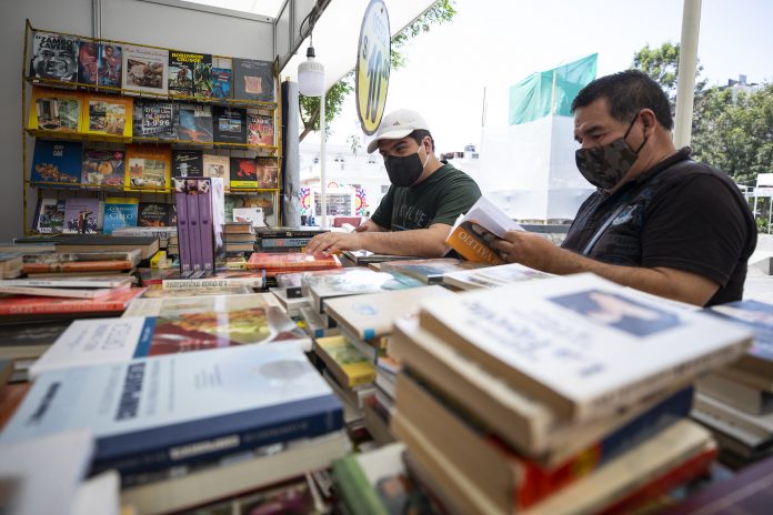 Sexta edición de feria Lima Lee