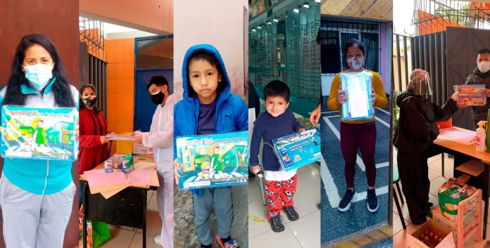 Entregan material lúdico a niños referente a las normas de tránsito
