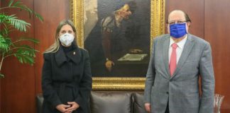 La presidenta del Congreso María del Carmen Alva, se reunió este viernes con el titular del BCR, Julio Velarde,