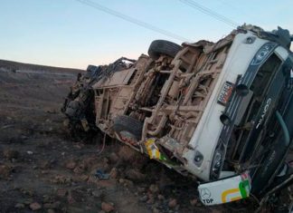 Al menos 16 muertos y dos heridos por caída de un autobús a un precipicio Al menos 16 muertos y dos heridos por caída de un autobús a un precipicio