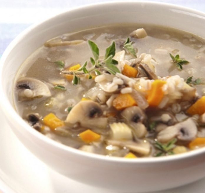 Sopa de cebada y hongos