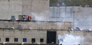 Sangriento enfrentamiento en Centro Penitenciario de Ecuador