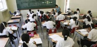 Alumnos inician clases presenciales en los colegios en áreas urbanas Clases presenciales