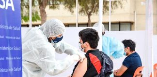 Cevallos resalta participación de las universidades en vacunación