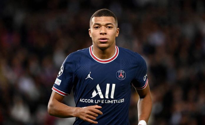 El astro parisino Kylian Mbappé expresó su posición en el último mercado de traspaso y afirmó que no cuestiona la decisión final del PSG