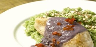 Pollo en salsa de aceituna