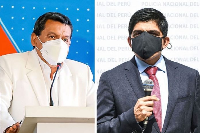 ministros de Salud, Hernando Cevallos, y de Defensa, Juan Carrasco Millones ministros de Salud, Hernando Cevallos, y de Defensa, Juan Carrasco Millones