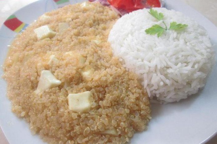 Guiso de quinua con queso y arroz Guiso de quinua con queso y arroz