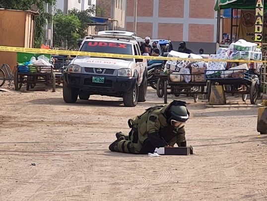 Hallan granada y carta amenazante en la puerta de penal de SJL Hallan granada y carta amenazante en la puerta de penal de SJL