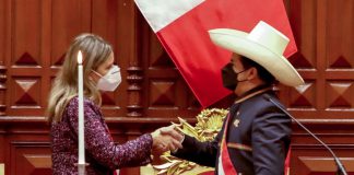 Pedir adelanto de elecciones es “otro nivel” María del Carmen Alva y Pedro Castillo