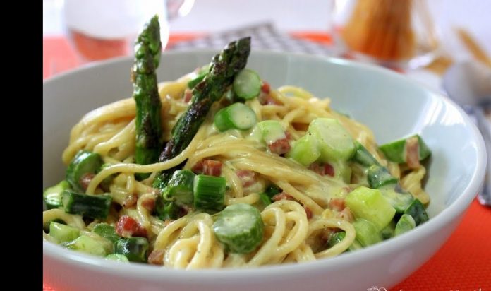 Fideos con espárragos