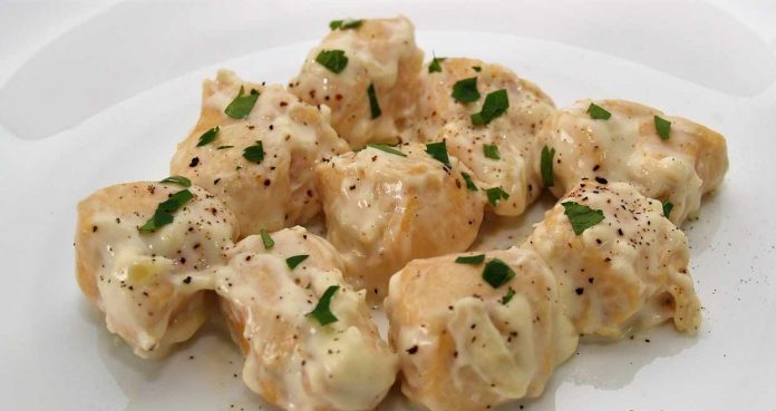 Pechugas en salsa de queso Pechugas en salsa de queso