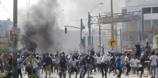 Protestas y destrozos deja un día más de paro en el Perú Protestas y destrozos deja un día más de paro en el Perú