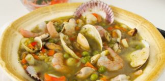 Aguadito de conchitas
