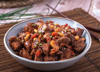 Pollo chino con almendras Pollo chino con almendras