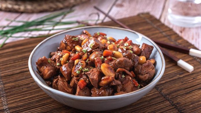 Pollo chino con almendras