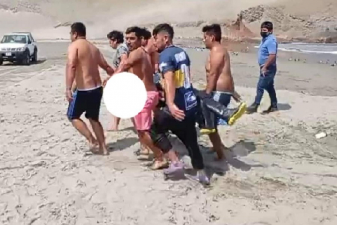 Pescador muere al naufragar embarcación por fuerte oleaje