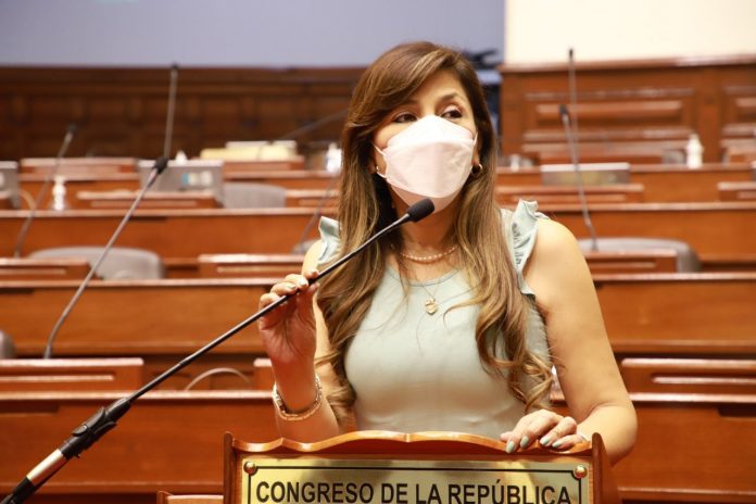 Lady Camones