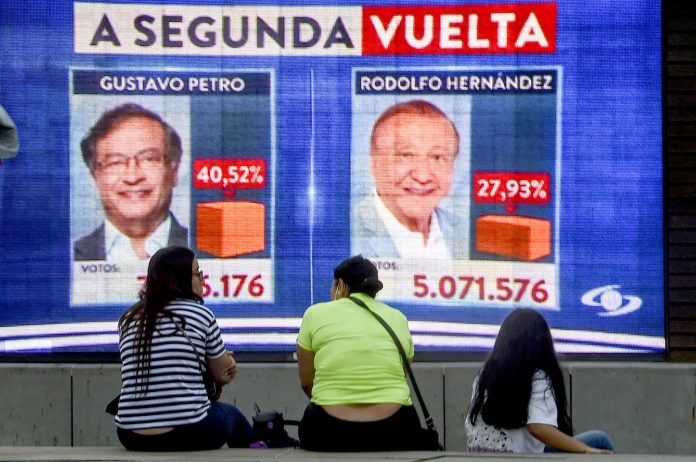 Petro vs. Hernández ganan votos para la segunda vuelta electoral
