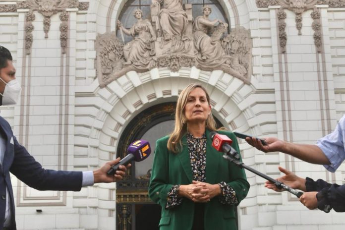 María del Carmen Alva