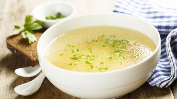 Consomé de pollo Consomé de pollo