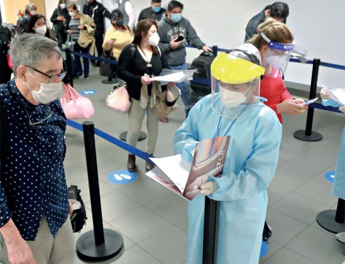 Extranjeros que lleguen al Perú deberán acreditar vacunación COVID-19