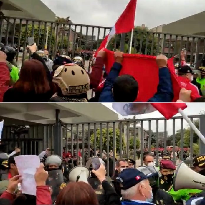 Alrededores de 400 personas protestaron en la puerta del Pentagonito